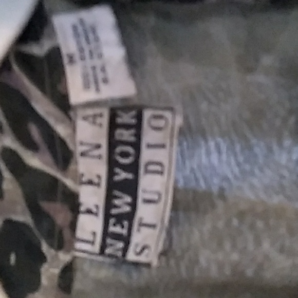 LEENA New York Studio leopard print blouse size M - Picture 2 of 3